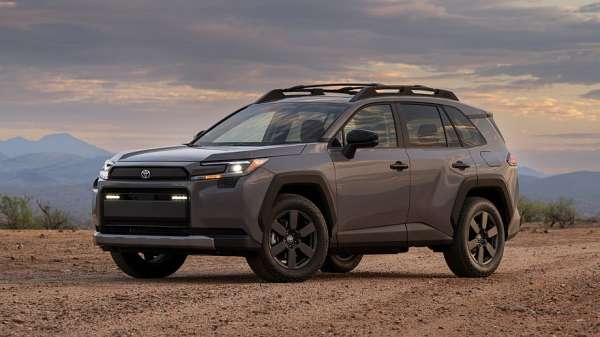 Toyota может выпустить пикап на базе кроссовера RAV4