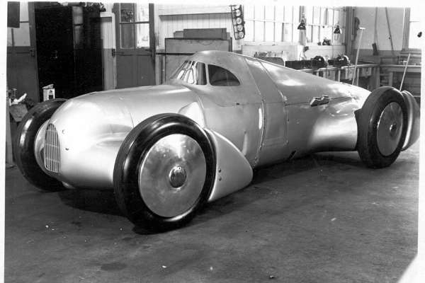 Компания Audi воссоздала рекордный автомобиль Auto Union Lucca 1935 года Компания Audi воссоздала рекордный автомобиль Auto Union Lucca 1935 года
