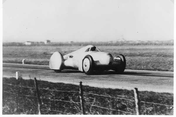 Компания Audi воссоздала рекордный автомобиль Auto Union Lucca 1935 года Компания Audi воссоздала рекордный автомобиль Auto Union Lucca 1935 года