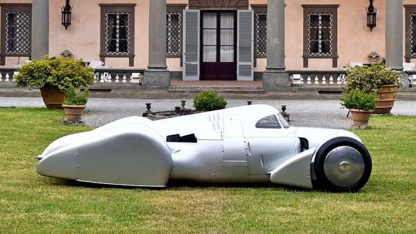 Компания Audi воссоздала рекордный автомобиль Auto Union Lucca 1935 года Компания Audi воссоздала рекордный автомобиль Auto Union Lucca 1935 года