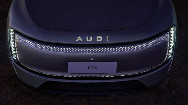 AUDI E7X выходит на рынок: без колец, но с богатым оснащением и достойной техникой