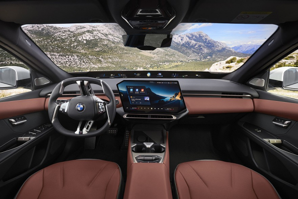 Новый седан BMW i3 поступил в продажу в &laquo;приветственной&raquo; версии