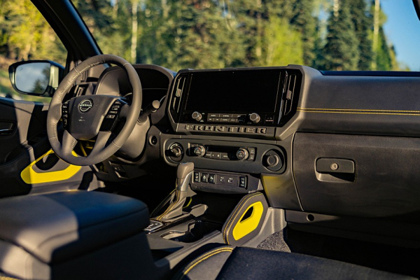 Nissan освежил пикап Frontier и вывел на рынок новую версию Sport Edition