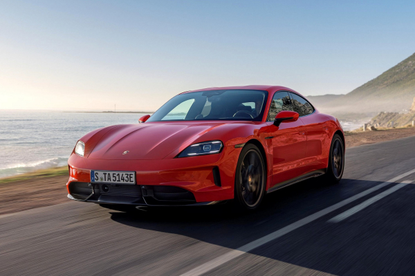 Для Porsche Taycan теперь доступны фальшивая коробка передач и нарисованный тахометр Для Porsche Taycan теперь доступны фальшивая коробка передач и нарисованный тахометр