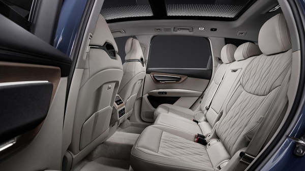 Рассекречен Audi Q7 третьего поколения с салоном как у грядущего Q9 и ДВС под капотом Рассекречен Audi Q7 третьего поколения с салоном как у грядущего Q9 и ДВС под капотом