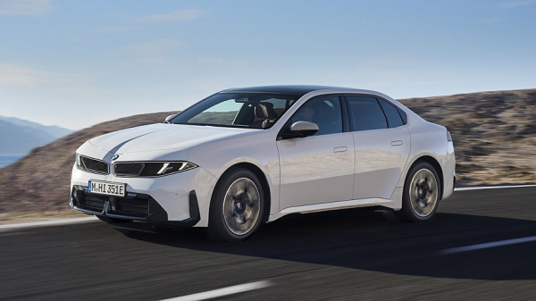 Новый седан BMW i3 поступил в продажу в &laquo;приветственной&raquo; версии