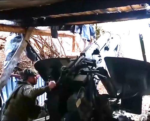 Подвалы — в руины: артиллерия 10-го танкового полка уничтожила два укрытия ВСУ в Константиновке Подвалы — в руины: артиллерия 10-го танкового полка уничтожила два укрытия ВСУ в Константиновке
