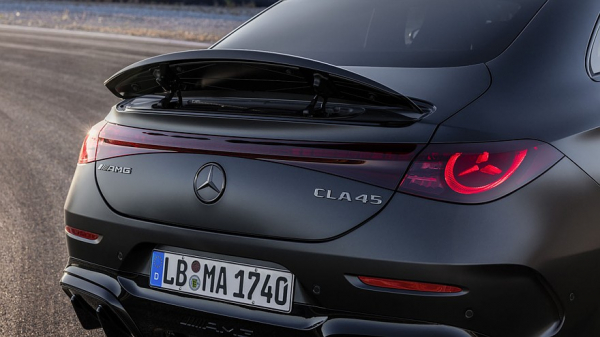 Новый Mercedes-AMG CLA 45: 680-сильная трёхмоторная установка, 2,7 секунды до «сотни» Новый Mercedes-AMG CLA 45: 680-сильная трёхмоторная установка, 2,7 секунды до «сотни»