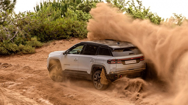Jeep пытается всех убедить, что электрический Compass 4xe — настоящий внедорожник Jeep пытается всех убедить, что электрический Compass 4xe — настоящий внедорожник