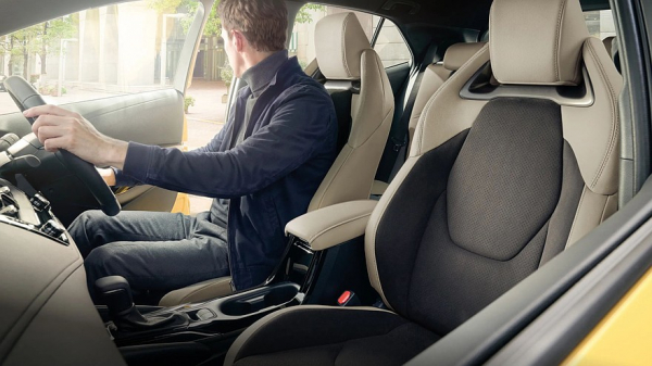Хэтчбек Toyota Corolla Sport получил обновки и юбилейную спецверсию