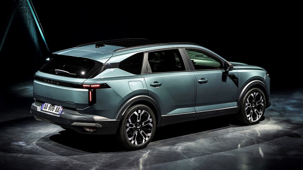 Кросс-универсал Dacia Striker: бюджетный конкурент Skoda Octavia полностью рассекречен Кросс-универсал Dacia Striker: бюджетный конкурент Skoda Octavia полностью рассекречен