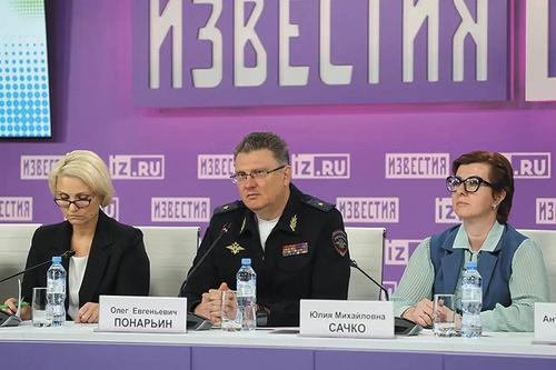 Перекрёсток требует внимания Перекрёсток требует внимания