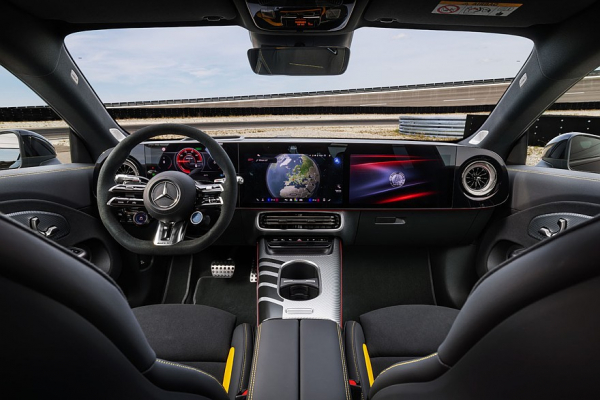 Новый Mercedes-AMG CLA 45: 680-сильная трёхмоторная установка, 2,7 секунды до «сотни» Новый Mercedes-AMG CLA 45: 680-сильная трёхмоторная установка, 2,7 секунды до «сотни»