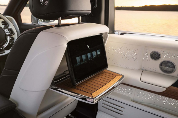 Rolls-Royce подготовил «сухопутную яхту»: представлен Phantom Regatta Rolls-Royce подготовил «сухопутную яхту»: представлен Phantom Regatta
