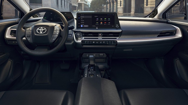Toyota освежила Prius и хэтчбек Corolla: скромные обновки и подорожание