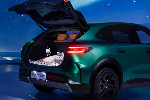 Arcfox Alpha T7 от BAIC: эффектный дизайн, несколько вариантов начинки и привлекательные цены