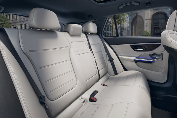Mercedes-Benz рассекретил обновлённые седан и универсал C-Class с ДВС. Цены известны Mercedes-Benz рассекретил обновлённые седан и универсал C-Class с ДВС. Цены известны