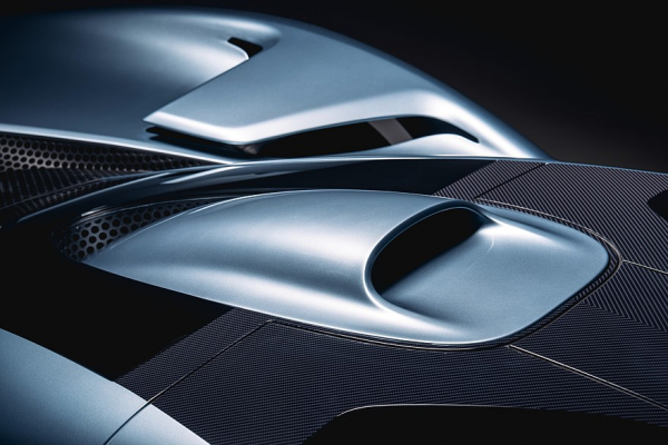 Hennessey Blackbird: аналоговый суперкар в авиационном стиле с атмосферным V8 и МКП Hennessey Blackbird: аналоговый суперкар в авиационном стиле с атмосферным V8 и МКП