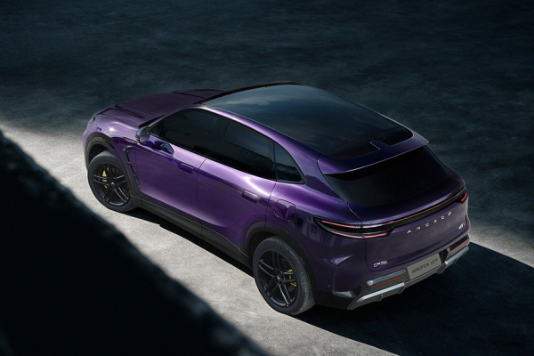 Arcfox Alpha T7 от BAIC: эффектный дизайн, несколько вариантов начинки и привлекательные цены