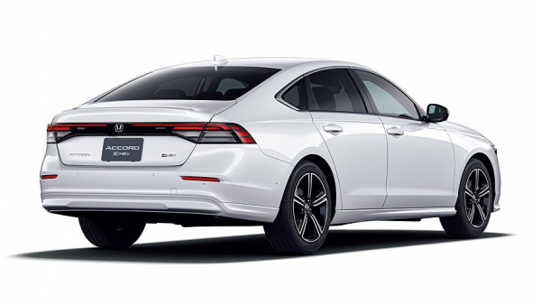 Honda освежила седан Accord в Японии, прайс-лист раскрыт Honda освежила седан Accord в Японии, прайс-лист раскрыт