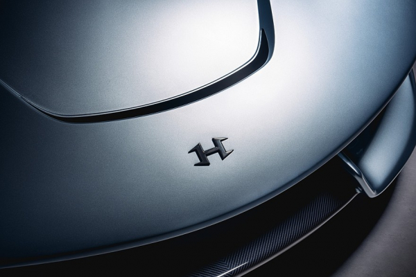 Hennessey Blackbird: аналоговый суперкар в авиационном стиле с атмосферным V8 и МКП Hennessey Blackbird: аналоговый суперкар в авиационном стиле с атмосферным V8 и МКП