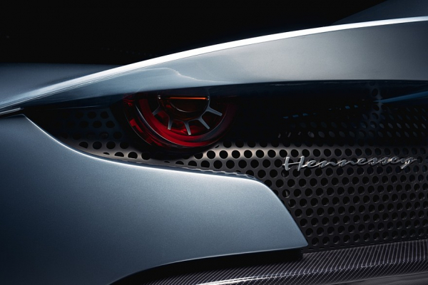 Hennessey Blackbird: аналоговый суперкар в авиационном стиле с атмосферным V8 и МКП Hennessey Blackbird: аналоговый суперкар в авиационном стиле с атмосферным V8 и МКП